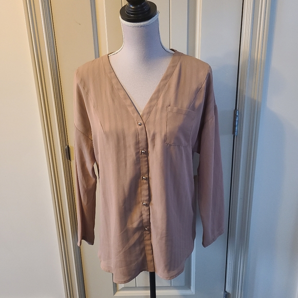 Against Nudity Montrèal Button Down Blouse - Picture 6 of 10
